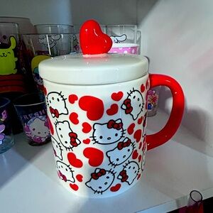 Hello kitty valentines mug with lid
